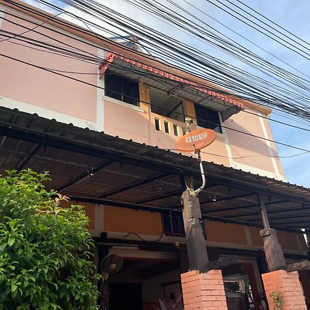 Jj Guesthouse Chiang Mai Dış mekan fotoğraf