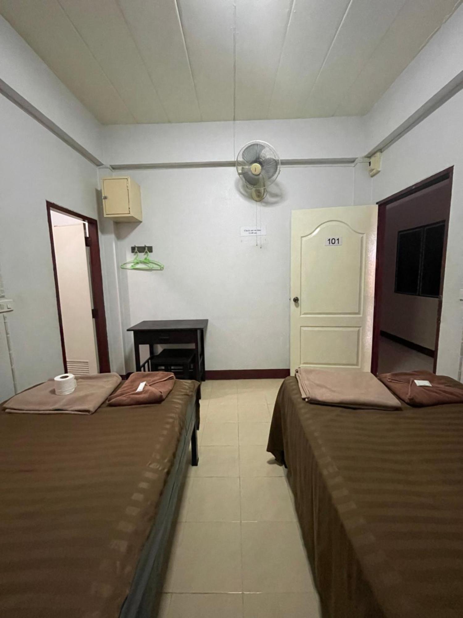 Jj Guesthouse Chiang Mai Dış mekan fotoğraf