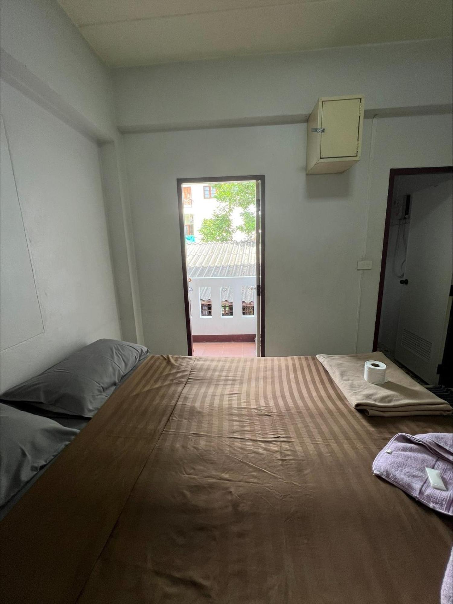 Jj Guesthouse Chiang Mai Dış mekan fotoğraf